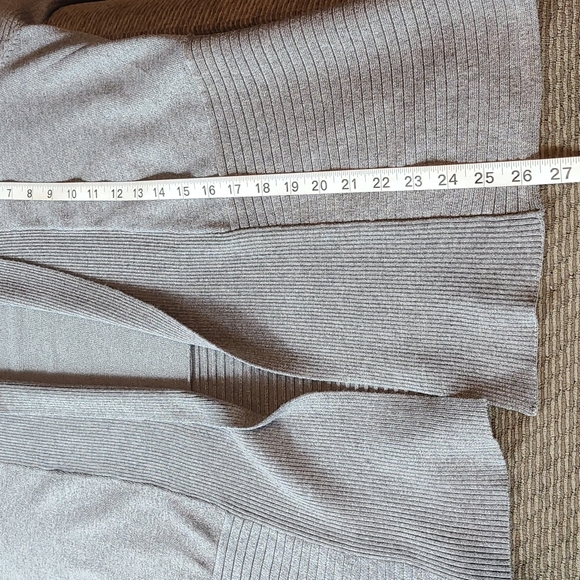 Linda Mathews Ribbed Cardigan - Picture 10 of 13